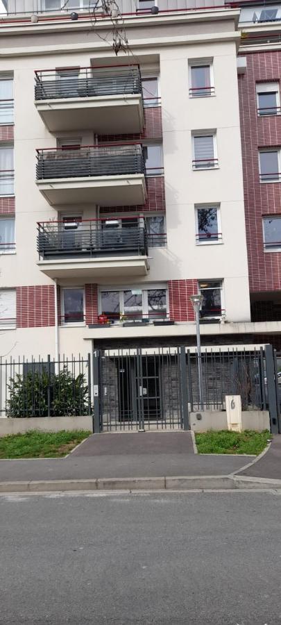 1 Chambres Pour 2 Personnes Avec 2 Salles De Bains Communes Chez L'Habitant Lognes Zewnętrze zdjęcie