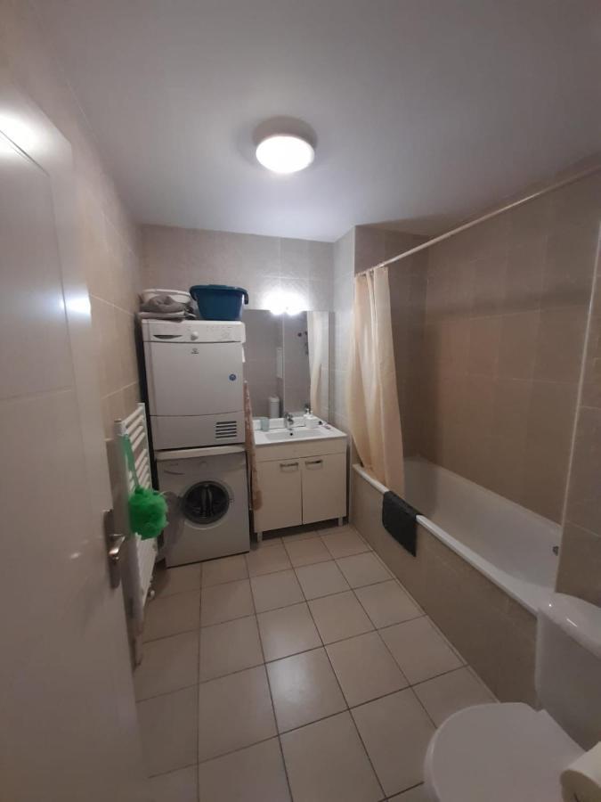 1 Chambres Pour 2 Personnes Avec 2 Salles De Bains Communes Chez L'Habitant Lognes Zewnętrze zdjęcie